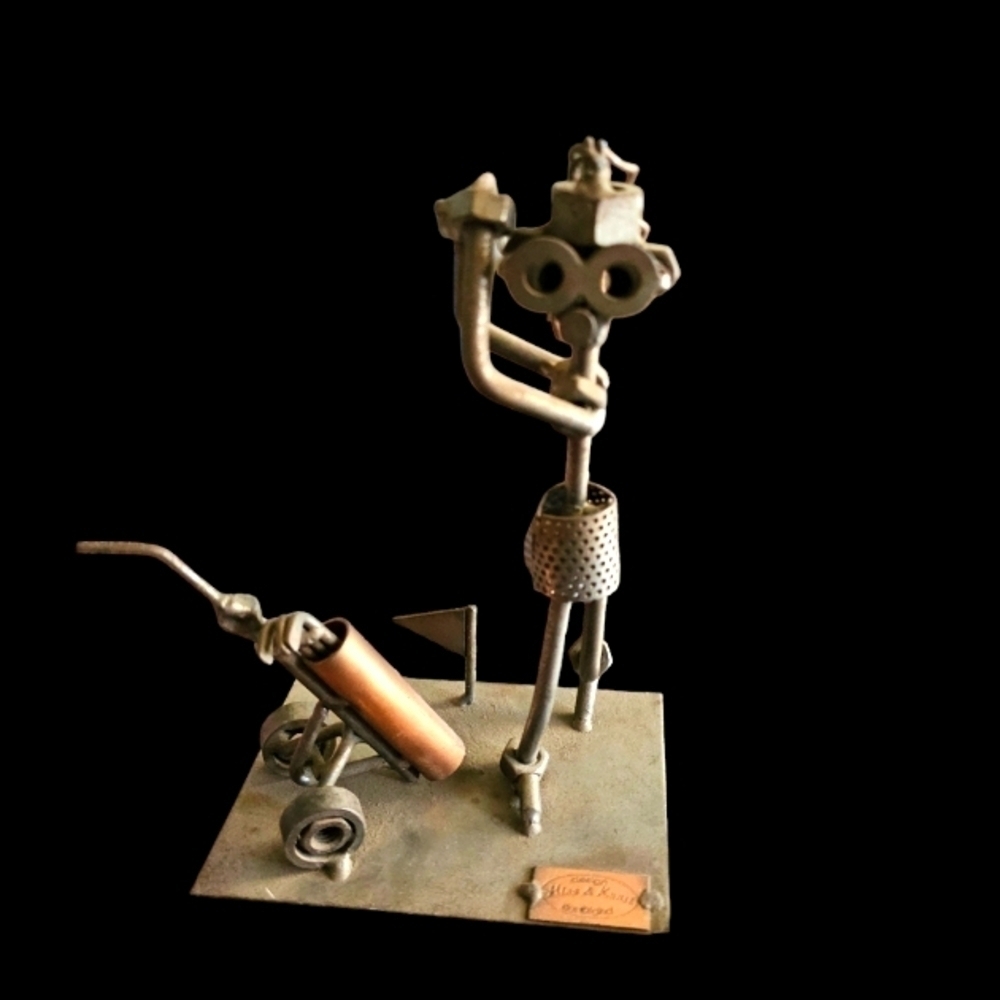 Hinz & Kunst Original Lady Golfer Nuts & Bolts Figurine Metal Sculpture